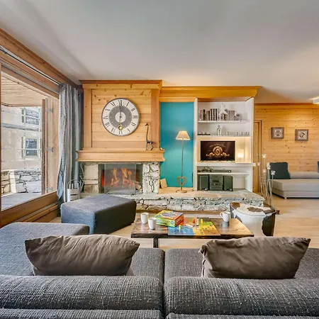 Elegant 4 Pieces Avec Terrasse Plein Sud, Cheminee, Parking Couvert, Au Centre Proche Pistes Et Commodites *